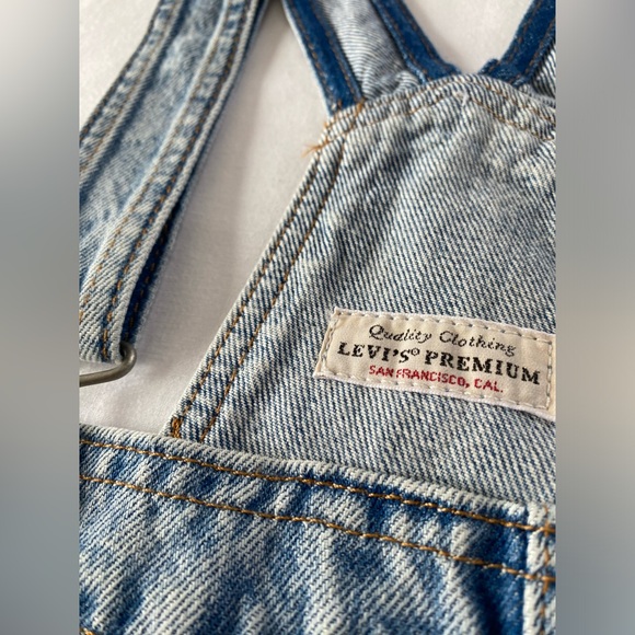 COPY - Levi's® Premium vintage women’s red tab overalls. Wide leg. Pockets.Size… - Picture 6 of 15